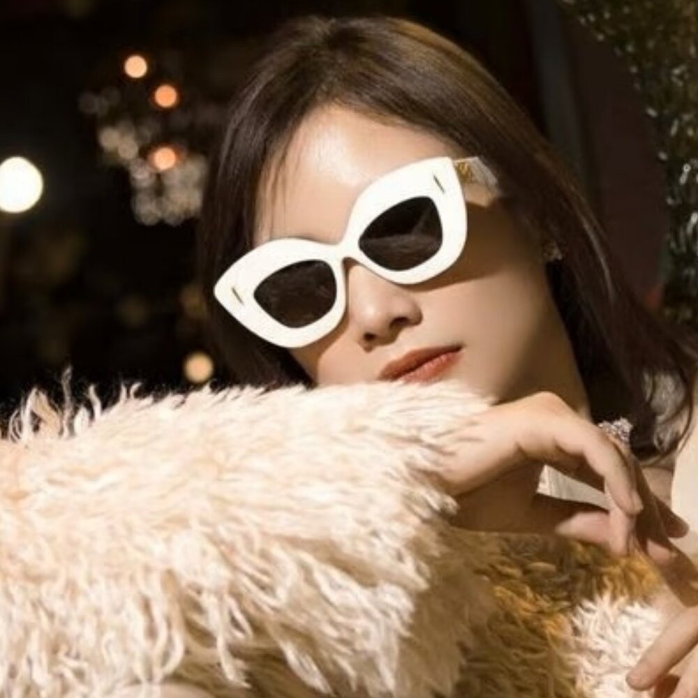 NEW LOEWE SUNGLASSES WOMEN CAT EYE IVORY EYEWEAR LOEWE LW40127I 25E